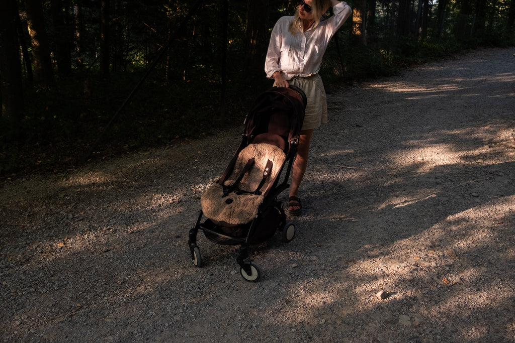 Naturalna wkładka do wózka z owczej skóry – Greige (szarobeżowa)