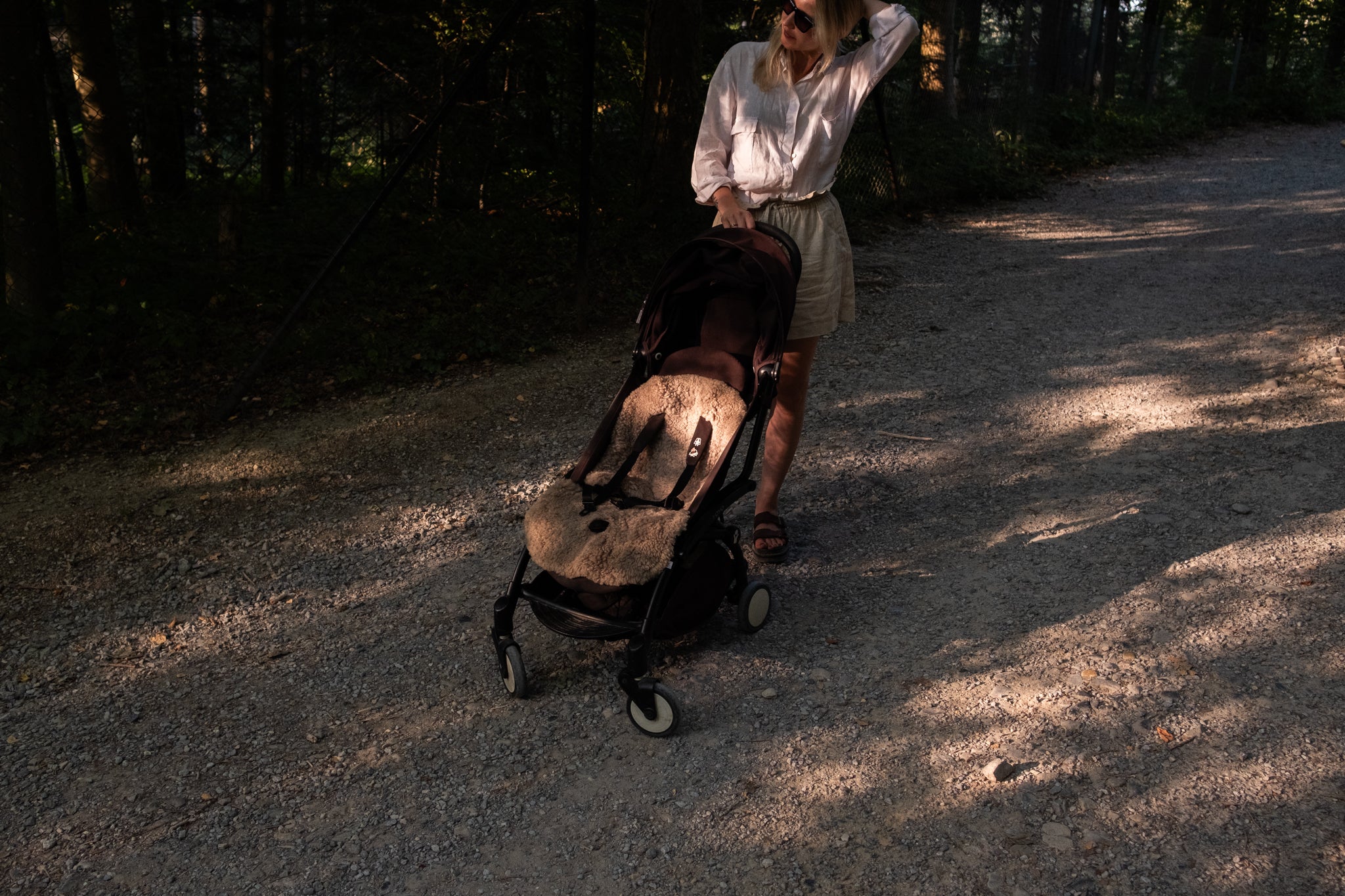 Naturalna wkładka do wózka z owczej skóry – Greige (szarobeżowa)