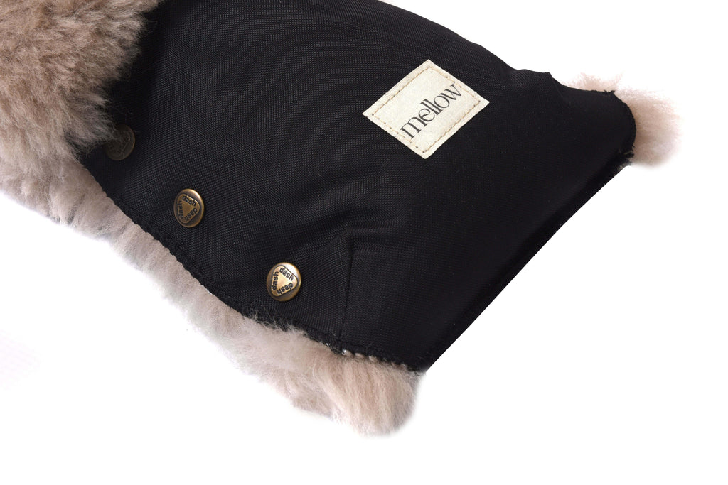 Wodoodporne naturalne mufki do wózka z owczej skóry – Czarny & Beżowy